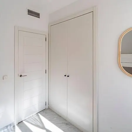 Townhouse W/ Swimming Pool And Underground Parking Holiday home *
