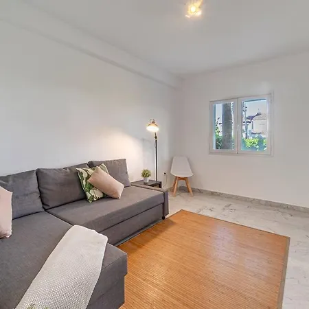 Townhouse W/ Swimming Pool And Underground Parking Holiday home *