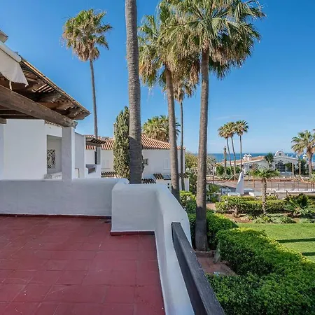 Townhouse W/ Swimming Pool And Underground Parking Marbella