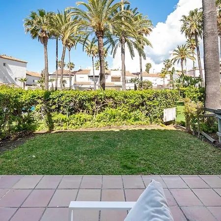 Townhouse W/ Swimming Pool And Underground Parking Holiday home Marbella