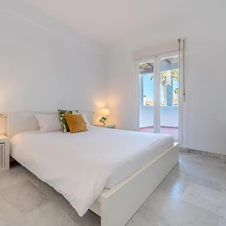 Townhouse W/ Swimming Pool And Underground Parking * Marbella