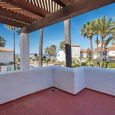 Holiday home Townhouse W/ Swimming Pool And Underground Parking